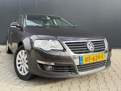 Volkswagen Passat - 1.6 FSI Trendline