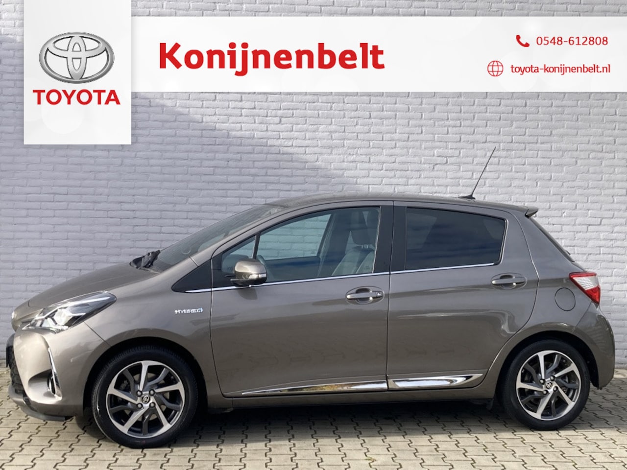 Toyota Yaris - 1.5 Hybrid Premium Automaat | Pano | Trekhaak | Navi | NL auto - AutoWereld.nl