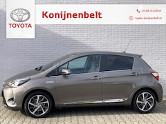 Toyota Yaris - 1.5 Hybrid Premium Automaat | Pano | Trekhaak | Navi | NL auto