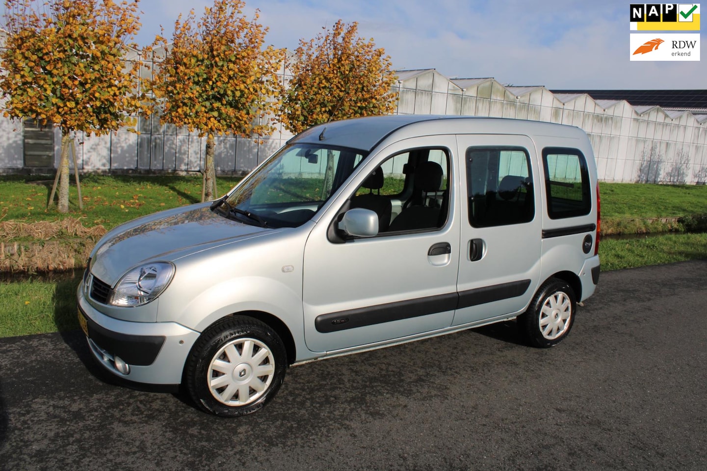 Renault Kangoo - 1.6-16V Expression Luxe Rolstoel vervoer met Knielsysteem - AutoWereld.nl