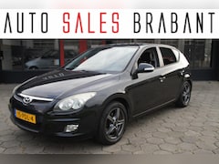 Hyundai i30 - 1.6i i-Motion