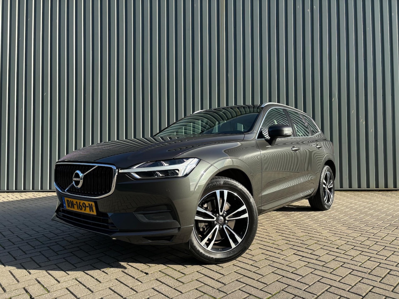 Volvo XC60 - 2.0 T5 Momentum 2.0 T5 Momentum - AutoWereld.nl