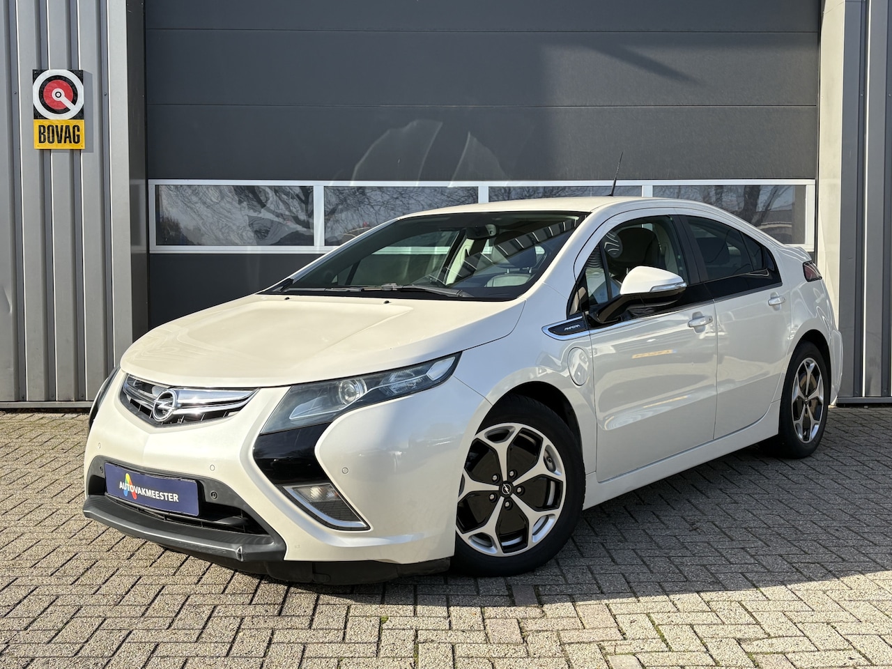 Opel Ampera - 1.4 Hydrid Automaat | Navi | Leer | Bose | Camera | Cruise & Climate Control | DAB | Inter - AutoWereld.nl