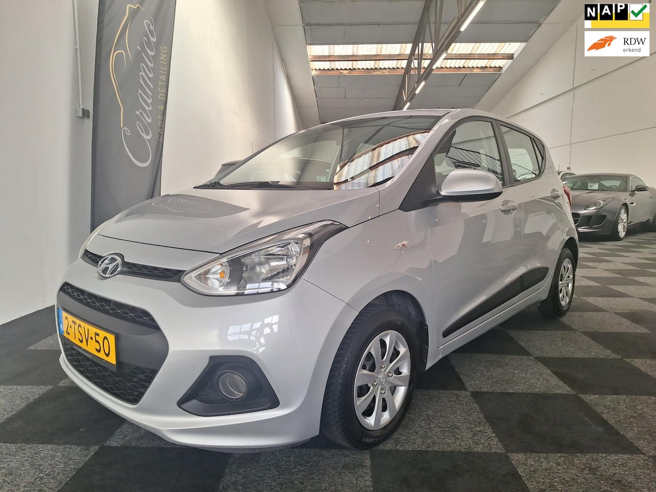 Hyundai i10 - 2015. Go uitv. Navi. 40.000 km NAP. - AutoWereld.nl