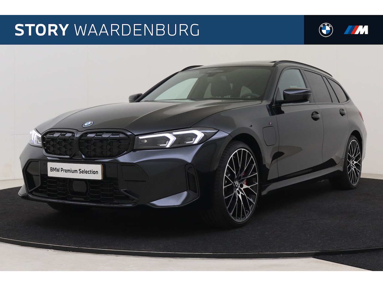 BMW 3-serie Touring - 330e High Executive M Sport Automaat / Panoramadak / Trekhaak / Sportstoelen / Stuurverwar - AutoWereld.nl