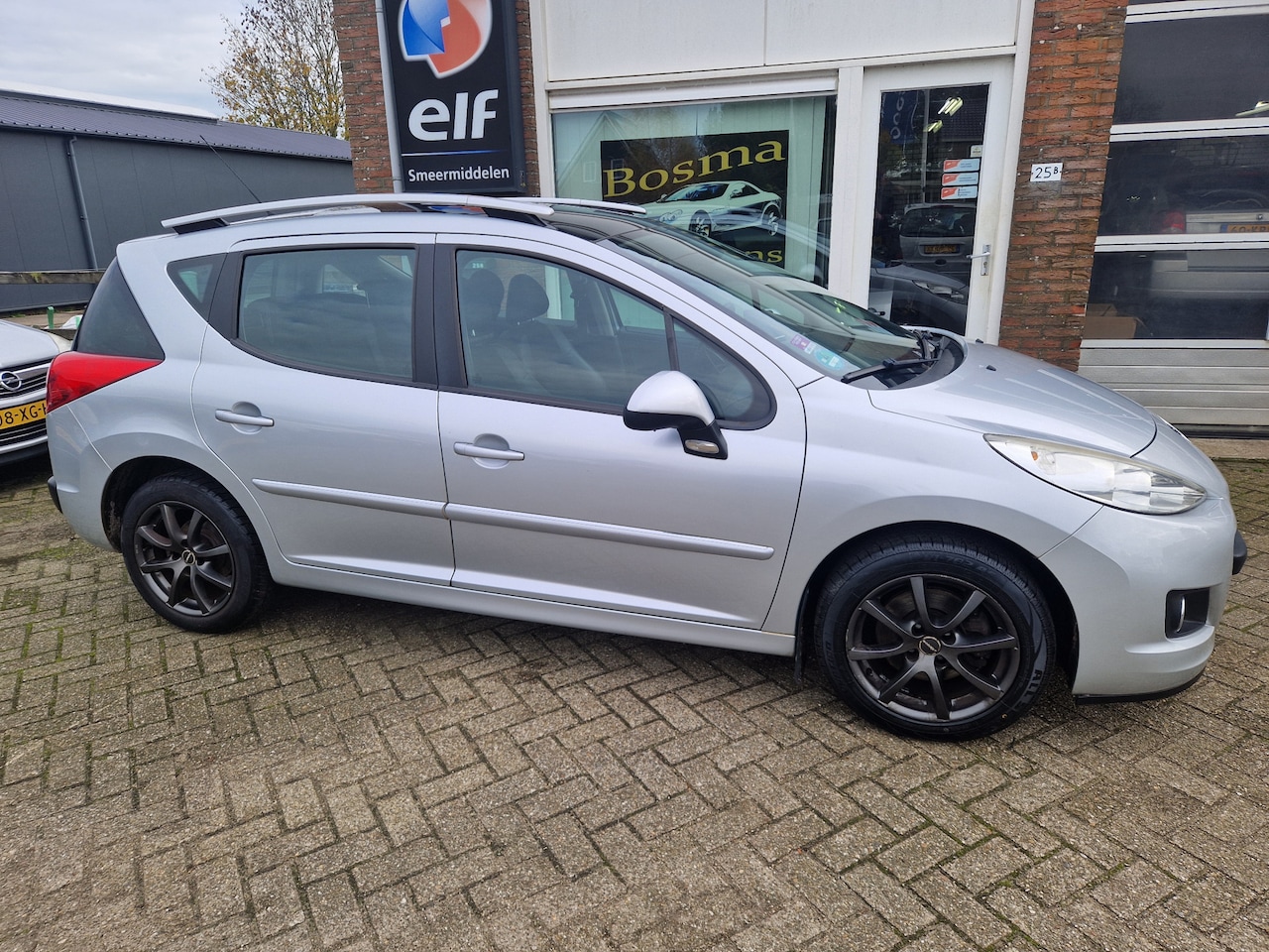Peugeot 207 SW - 1.6-16V "Sportium" Pano-dak - Stoelverwarming - Apk 28-10-2026 !! - AutoWereld.nl