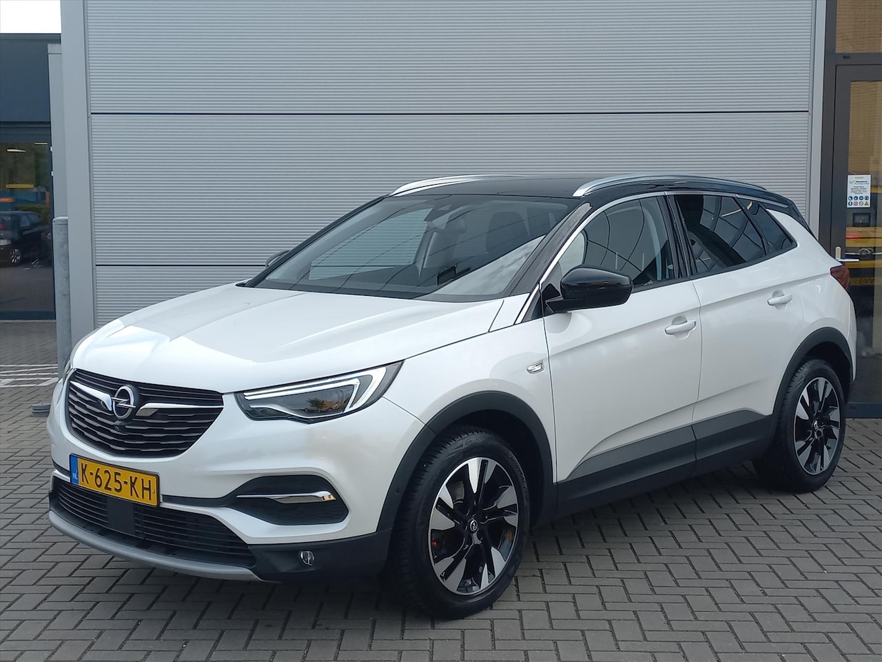 Opel Grandland X - 1.2T 130pk Business Elegance Automaat | Climate control | Navigatie | Trekhaak (1300kg) | - AutoWereld.nl