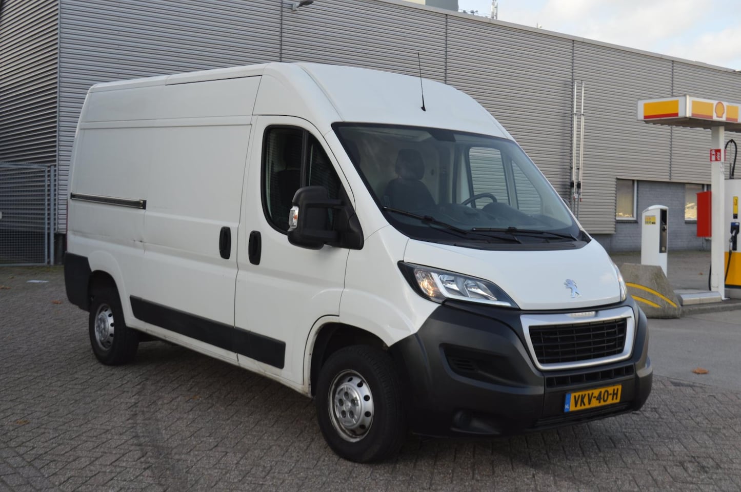 Peugeot Boxer - 335 2.2 BlueHDi 140 L2H2 Premium bj21 camera 6 bak - AutoWereld.nl