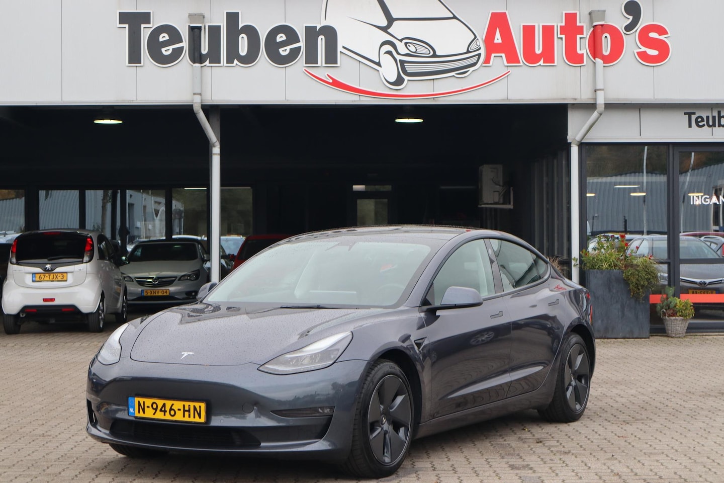 Tesla Model 3 - Long Range RWD Long Range AWD 75 kWh Stoel- en stuurverwarming, Lederen interieur, Autopilot computer 3, - AutoWereld.nl