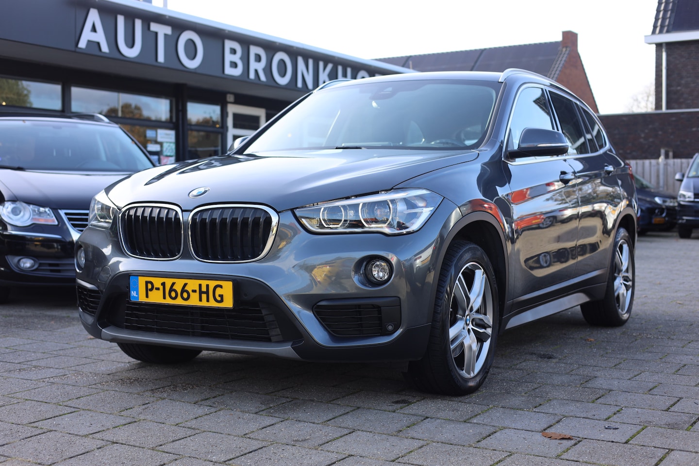 BMW X1 - XDRIVE20i AUT | NAVI | CAMERA | CARPLAY | TREKHAAK - AutoWereld.nl