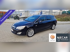 Opel Astra Sports Tourer - 1.4 Turbo Cosmo Trekhaak/PDC/NAVI