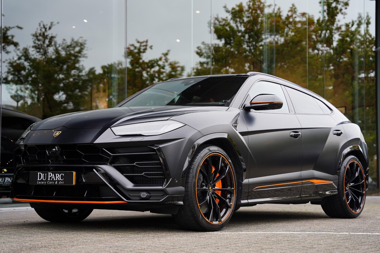 Lamborghini Urus - 4.0 V8 Graphite Capsule NL-Auto Stealth X-PEL - AutoWereld.nl