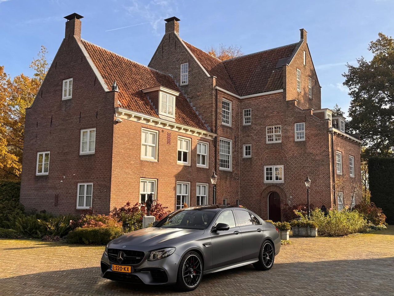 Mercedes-Benz E-klasse - AMG 63 S Edition 1 Schaal Burm Klep Pano - AutoWereld.nl