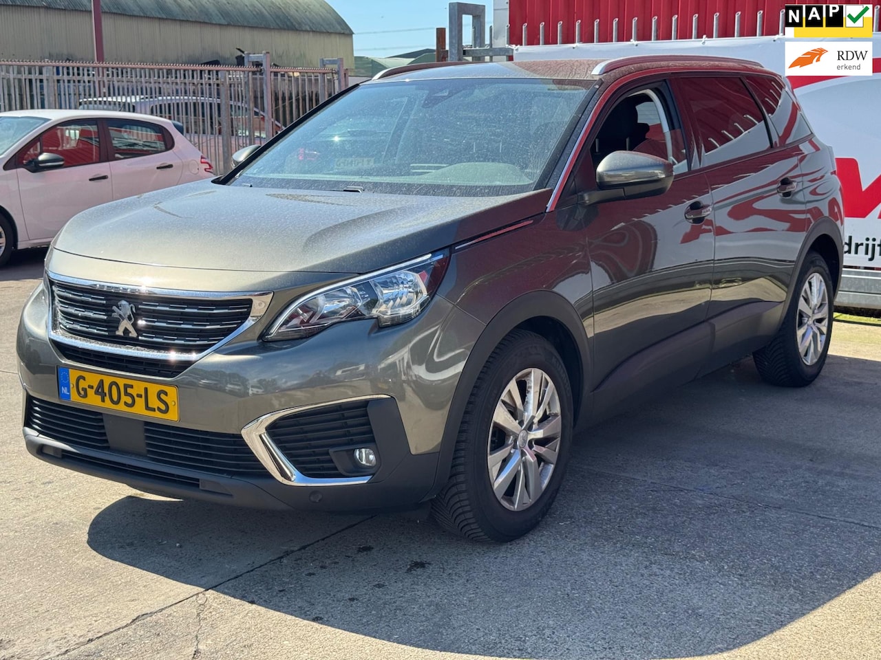 Peugeot 5008 - 1.2 PureTech Blue Lease Executive / AIRCO / NAP / 7 ZITS. - AutoWereld.nl