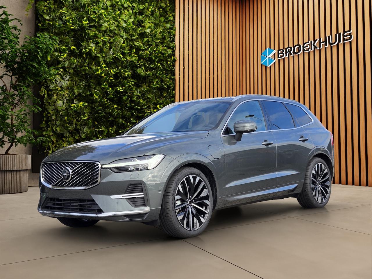 Volvo XC60 - Ultra Bright Recharge Plug-In Hybrid AWD | Pilot Assist | 21" Velgen | Panoramadak | 360 C - AutoWereld.nl