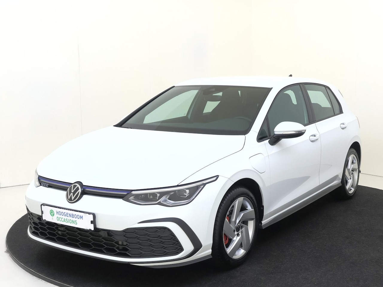 Volkswagen Golf - 1.4 eHybrid GTE | Navigatie | Parkeersensoren | CarPlay | Draadloze telefoonlader | Sfeerv - AutoWereld.nl