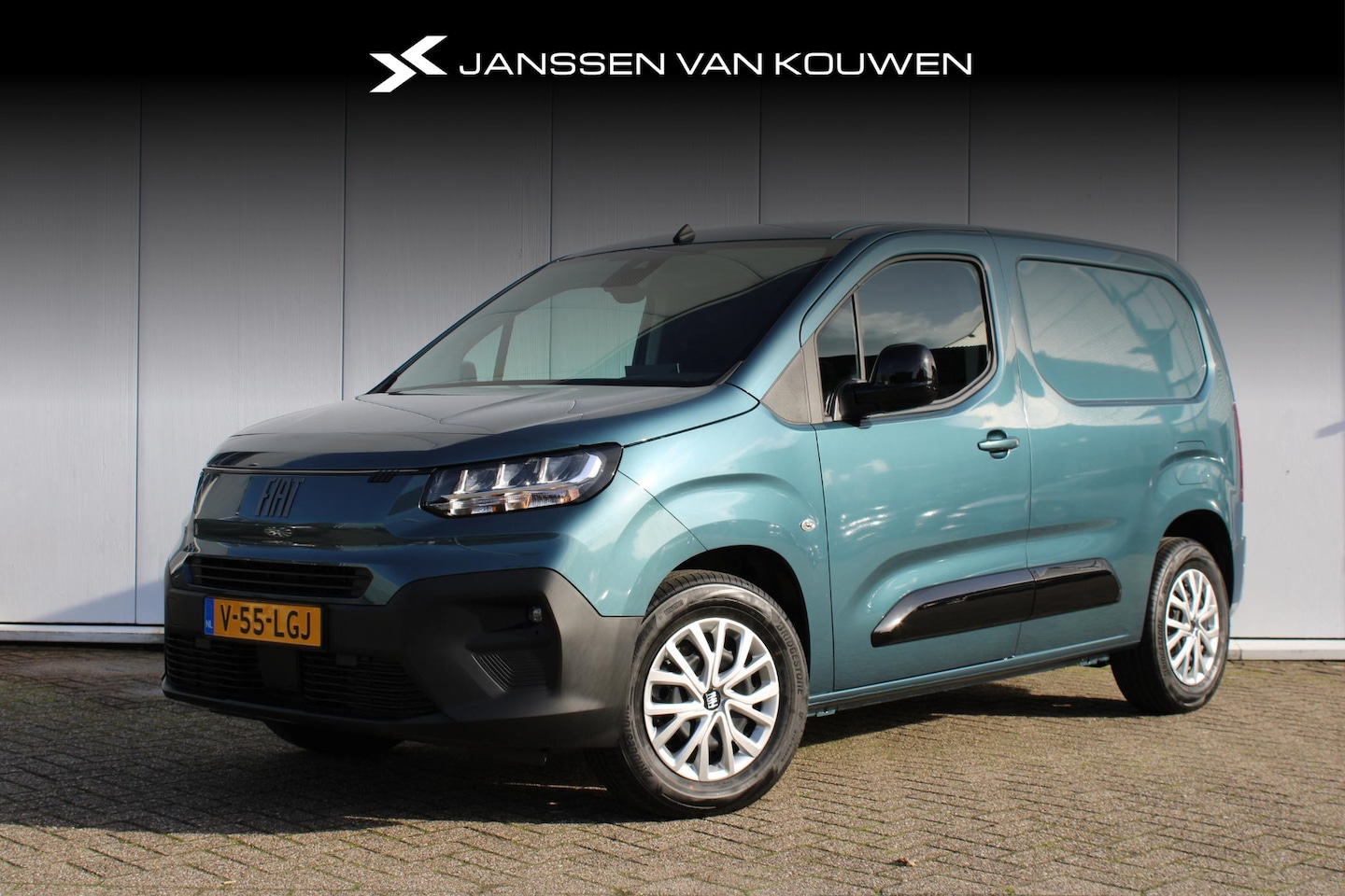 Fiat E-Doblo - 136 L1 50 kWh Stuurverwarming Apple Carplay Parkeersensoren Airco - AutoWereld.nl