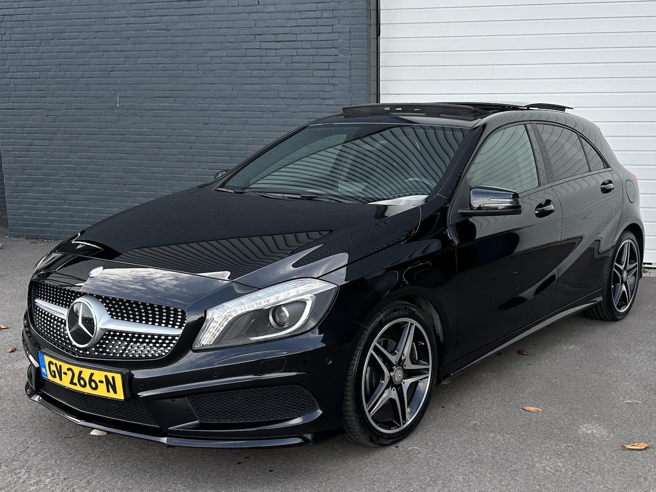 Mercedes-Benz A-klasse - 180 Ambition 1EEIG/DEALERO-H/PANO/AUTOMAAT/LEDER/NAVI - AutoWereld.nl
