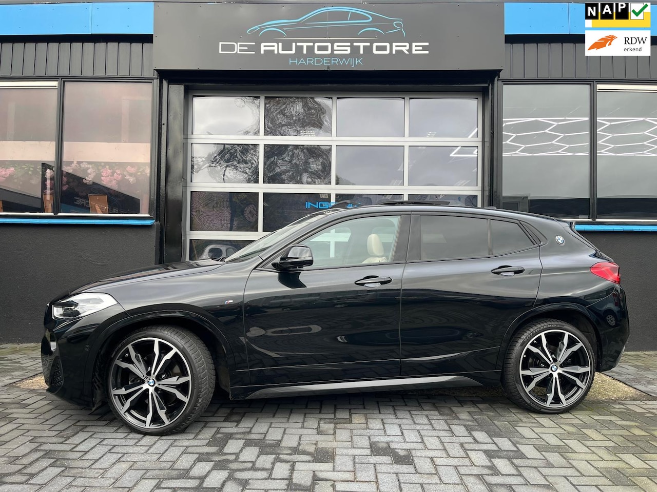 BMW X2 - SDrive20i High Executive m pakket Aut Edition Navi Pano Dak sport leder harman/kardon 19 i - AutoWereld.nl