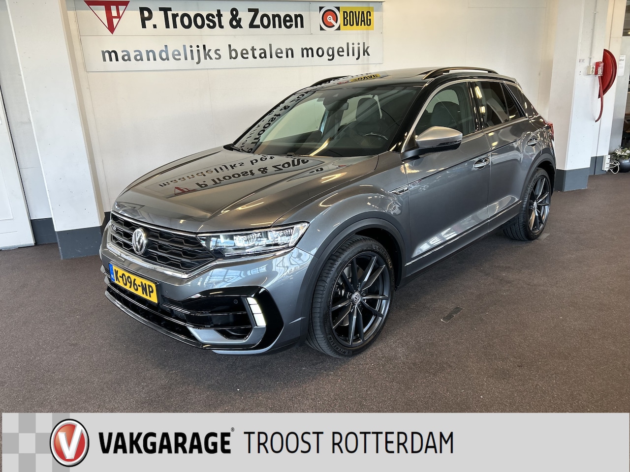Volkswagen T-Roc - 2.0 TSI 4Motion R 300PK | Panoramadak | Akraprovic | Beats | Keyless | Lederen bekleding | - AutoWereld.nl