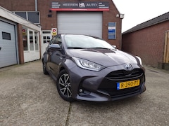 Toyota Yaris - 1.5 Hybrid Dynamic, Dealer onderhouden, Camera, Stoelverwarming