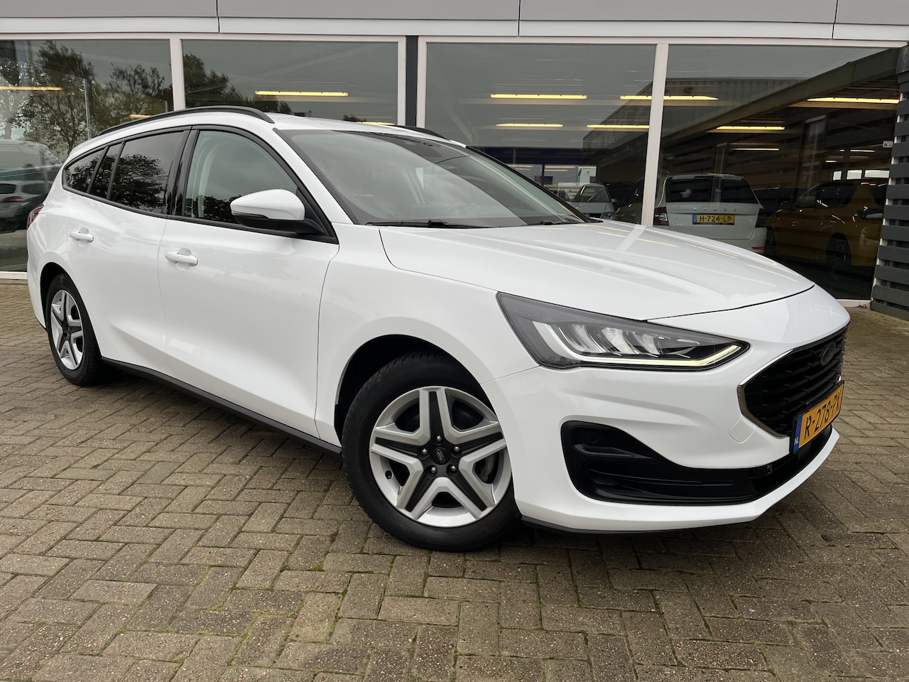 Ford Focus Wagon - 1.0 EcoBoost Hybrid Connected 50% deal 6.475,- ACTIE Nieuw model! / Trekhaak / Carplay / S - AutoWereld.nl