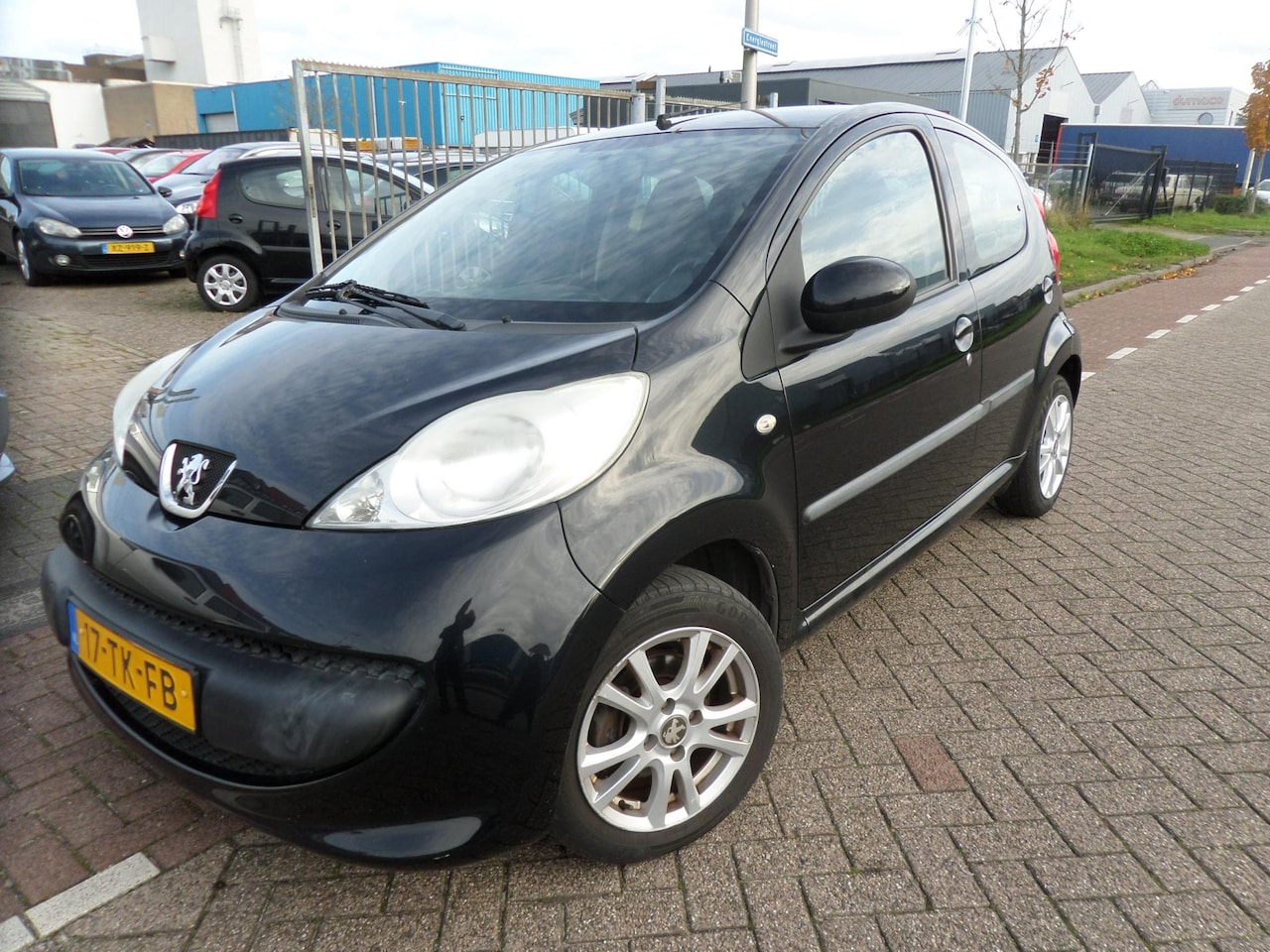 Peugeot 107 - 1.0-12V XS rijd super dealer onderhoud boek er bij - AutoWereld.nl