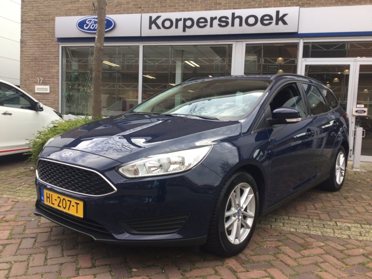 Ford Focus Wagon - 1.0 EB 100 pk Trend Edition Wagon | Nw. Distributieriem - AutoWereld.nl