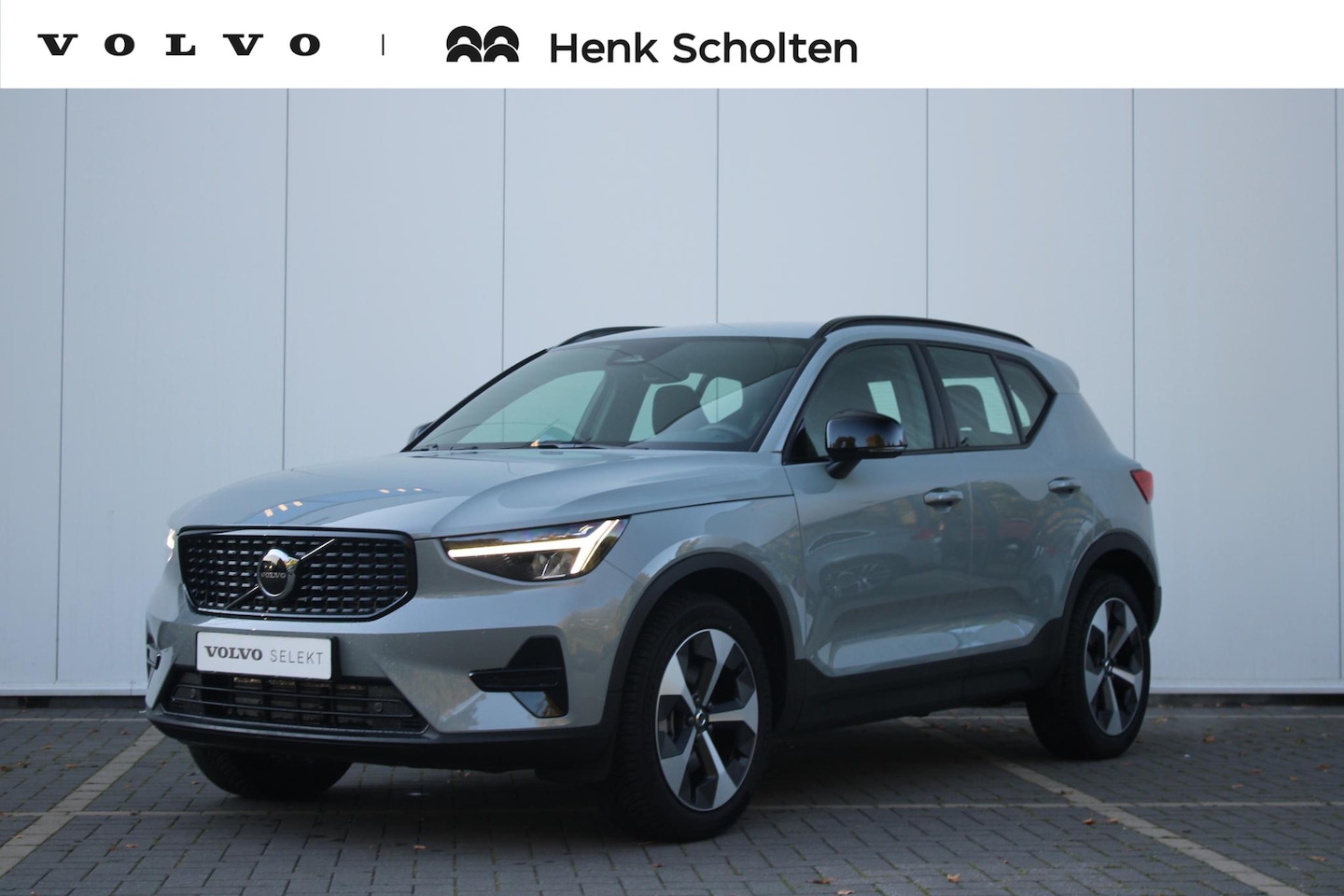 Volvo XC40 - B4 197PK AUT7 Plus Dark | Premium audio by Harman Kardon | Power Seats | Verwarmbare voors - AutoWereld.nl
