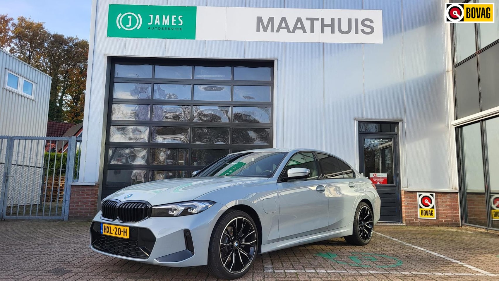 BMW 3-serie - 320e High Executive M-Pakket - AutoWereld.nl