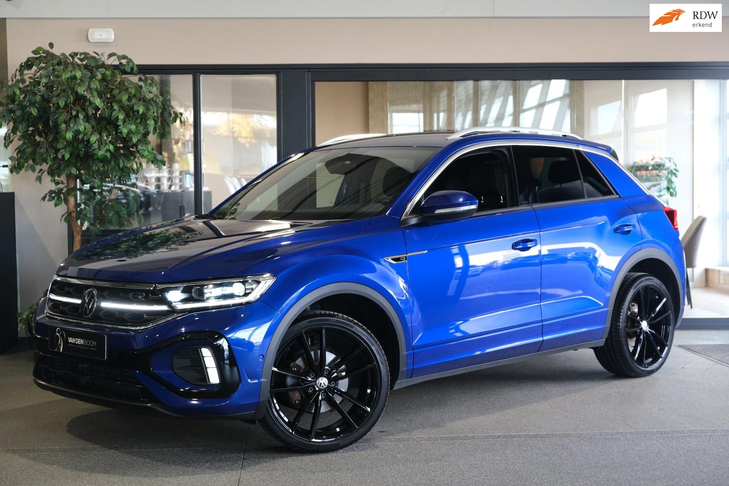 Volkswagen T-Roc - 1.5 TSI R-Line 150PK Dsg Navi Virtual Led Cam Acc Pdc - AutoWereld.nl