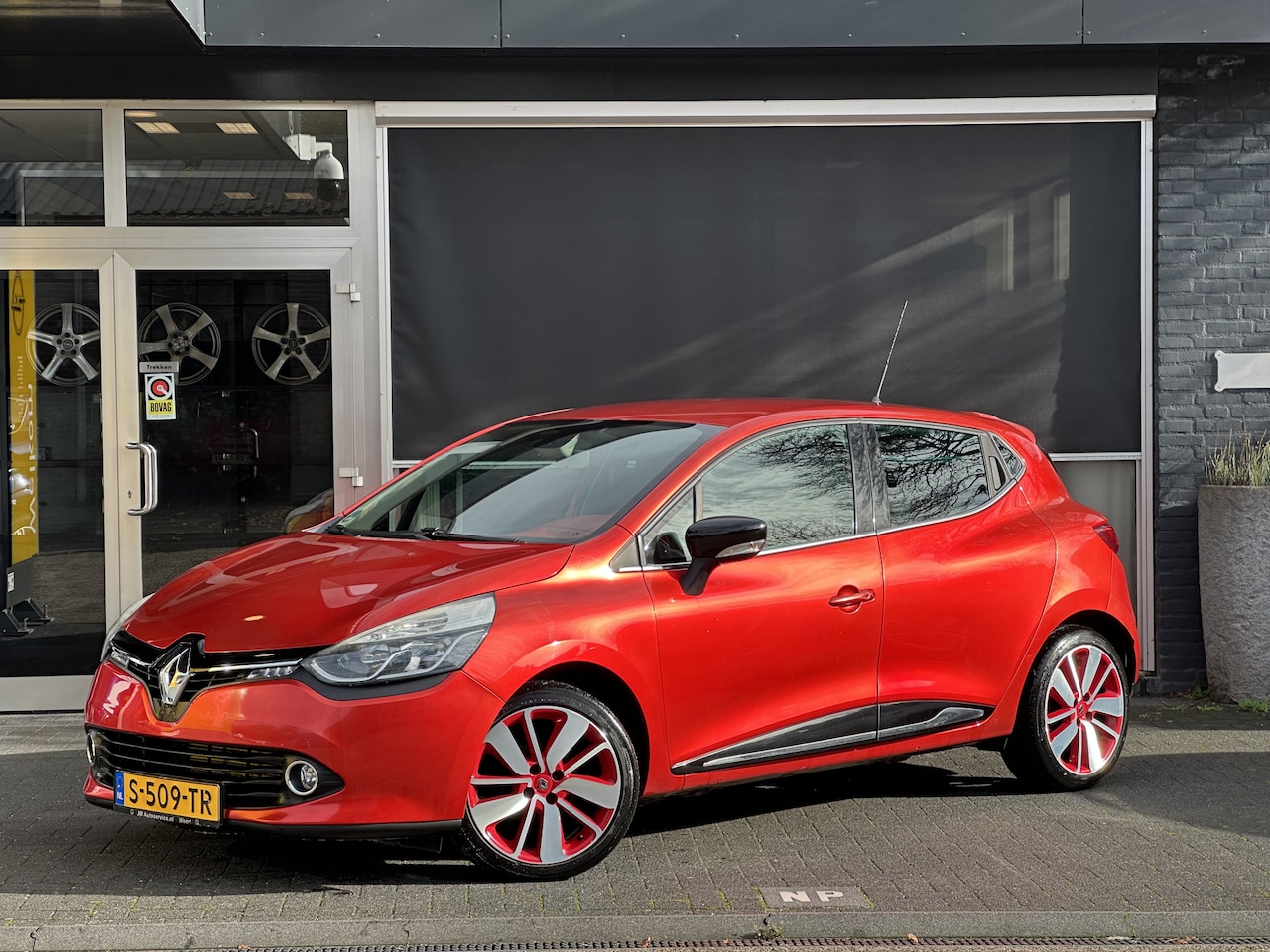 Renault Clio - 0.9 TCe Dynamique CRUISE / CLIMA / FULL MAP NAV / BLUETOOTH / STOELVERWARMING - AutoWereld.nl