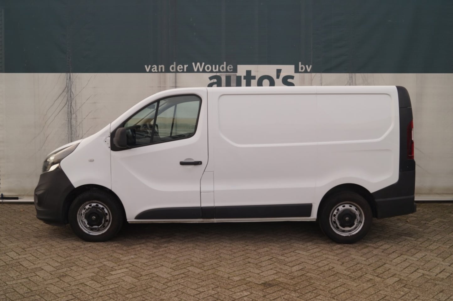 Opel Vivaro - 1.6 CDTI 120pk L1-H1 Edition Eco -NAVI-PDC-AIRCO- - AutoWereld.nl