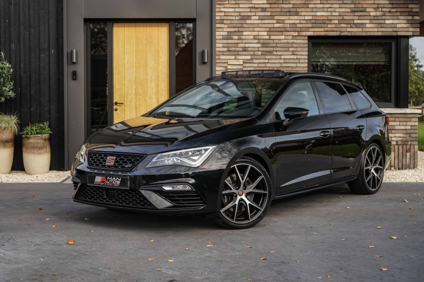 SEAT Leon ST - Cupra 300 4Drive Ultimate-edition/Pano/DCC/Schaalstoel/Beats/Sfe - AutoWereld.nl