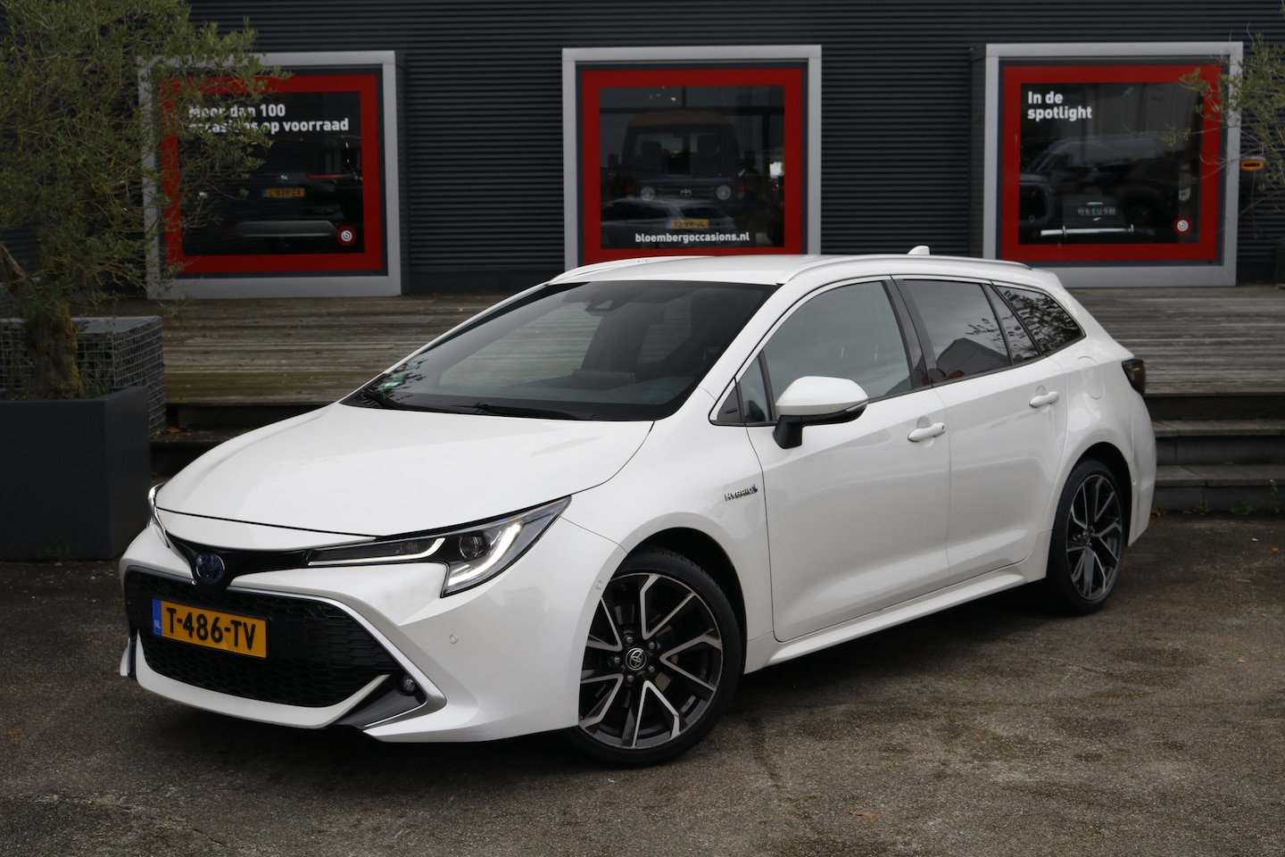 Toyota Corolla Touring Sports - 2.0 Hybrid Business Sport Intro 2.0 Hybrid Business Sport Intro - AutoWereld.nl