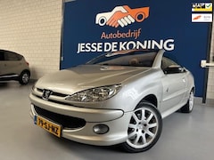 Peugeot 206 CC - 1.6-16V Roland Garros Hardtop Cabriolet/bj.2006/ rookzilver/leder/climate/etc/NAP met 1994