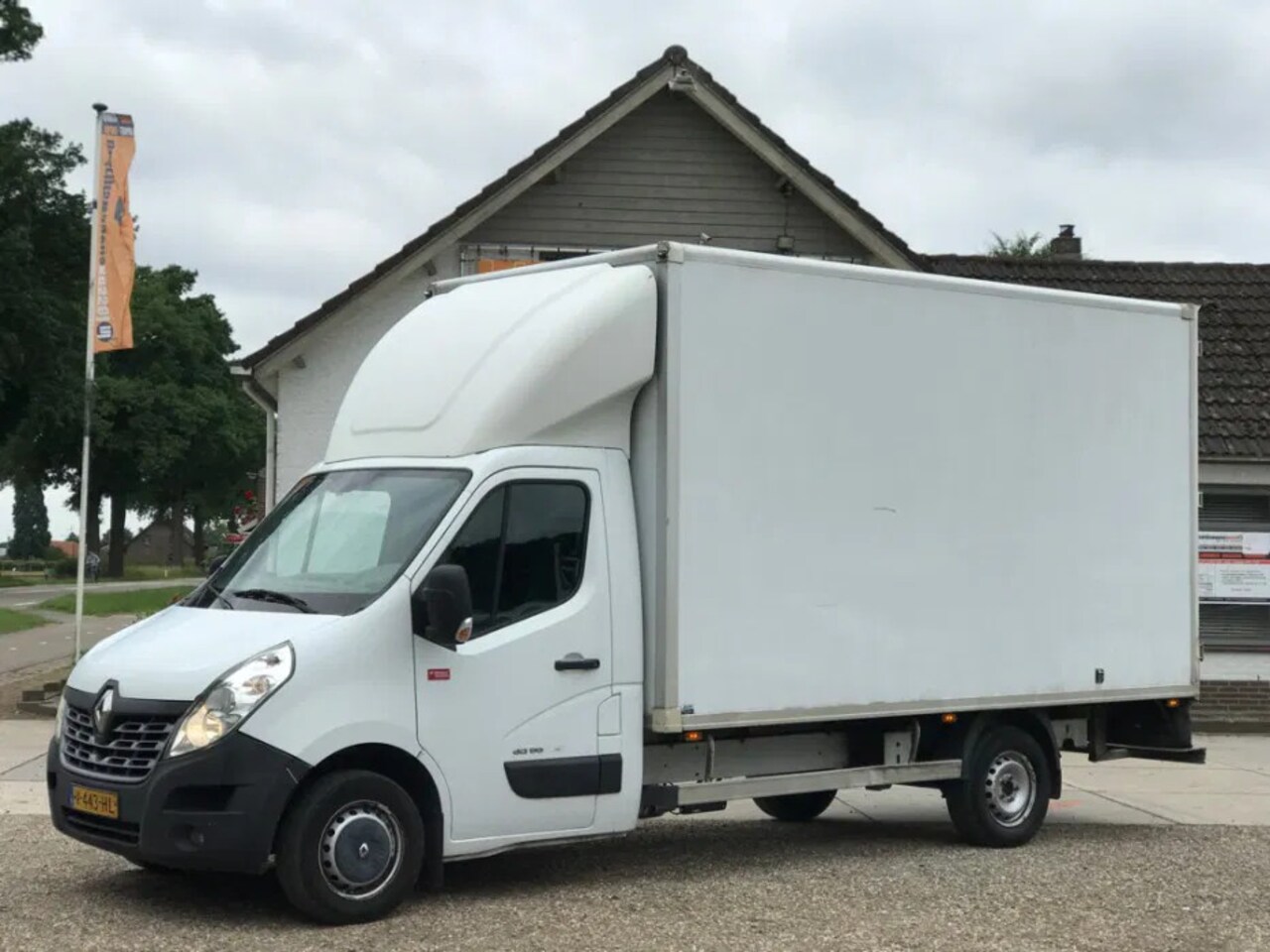 Renault Master - T35 2.3 dCi 125 kW Euro 6 Bakwagen Koffer - AutoWereld.nl