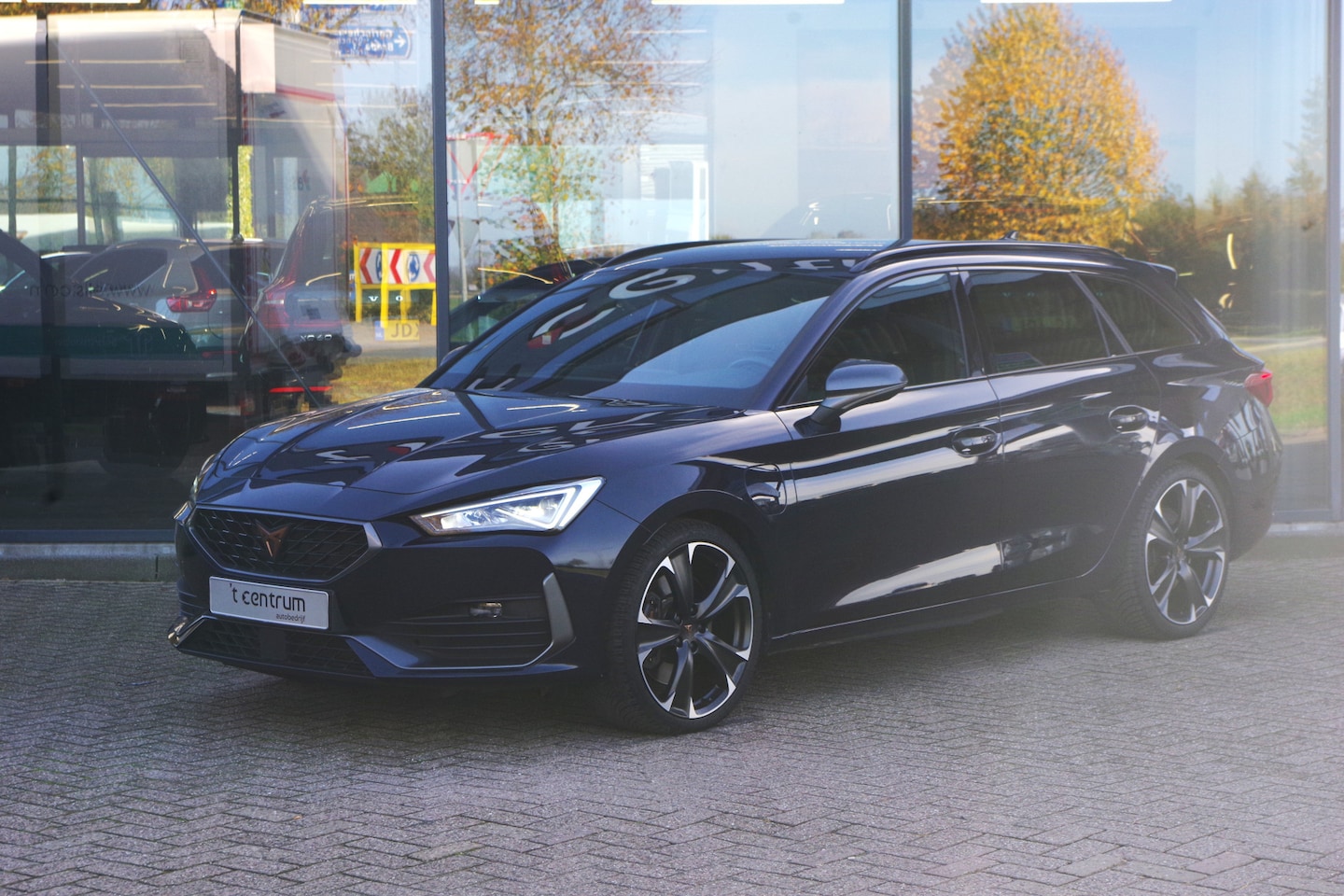 CUPRA Leon Sportstourer - 1.4 e-Hybrid VZ 245 PK Adrenaline, Adap. Cruise Control, WInterpakket, LED, Keyless - AutoWereld.nl