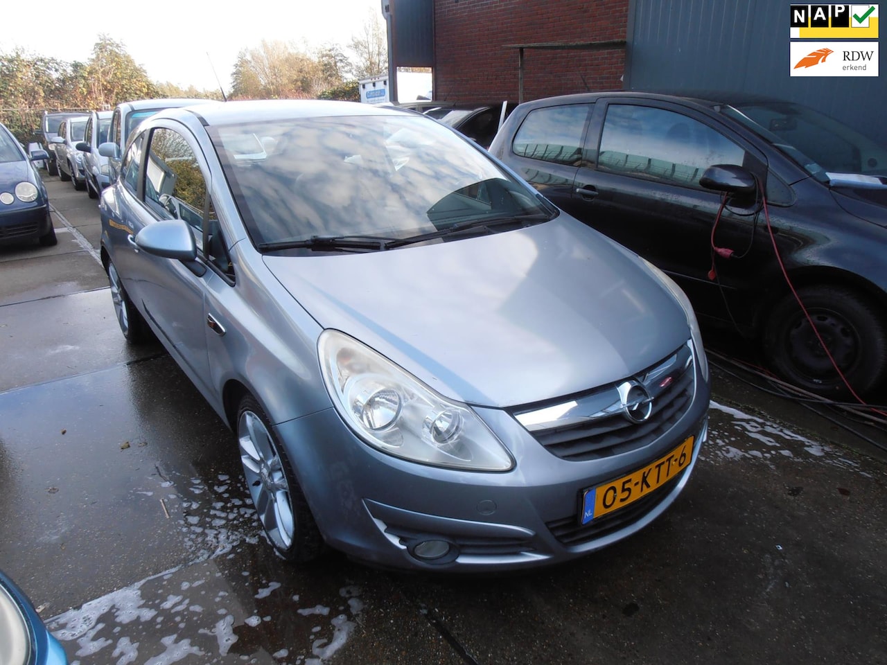 Opel Corsa - 1.4-16V Cosmo st bekr airco elek pak nap apk - AutoWereld.nl