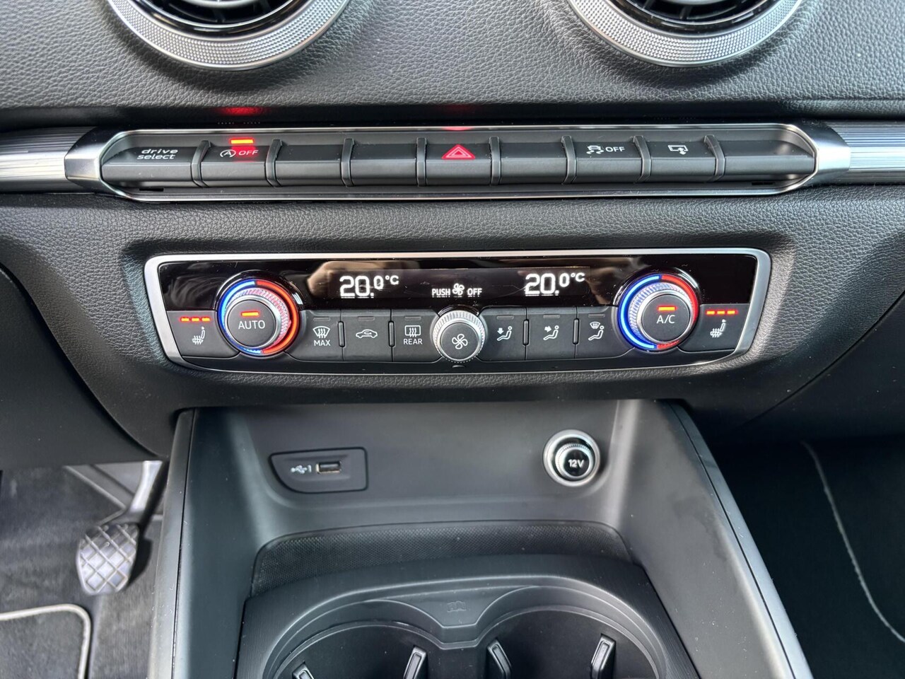 Audi A3 Sportback - 1.0 TFSI Design Pro Line Plus AppleCarPlay/ AndroidAuto/ Airco/ Stoelverwarming!!