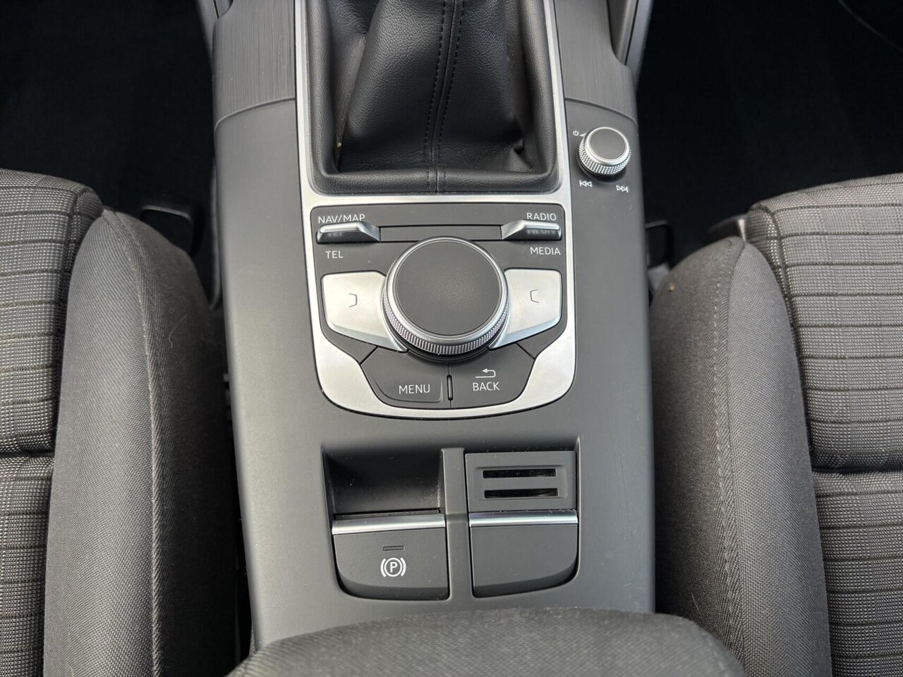 Audi A3 Sportback - 1.0 TFSI Design Pro Line Plus AppleCarPlay/ AndroidAuto/ Airco/ Stoelverwarming!!