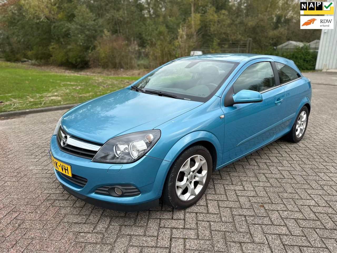 Opel Astra GTC - 1.6 Sport/AIRCO/CRUISE/HALF LEDER/PARKEERSENS ACHTER/TREKHAAK - AutoWereld.nl