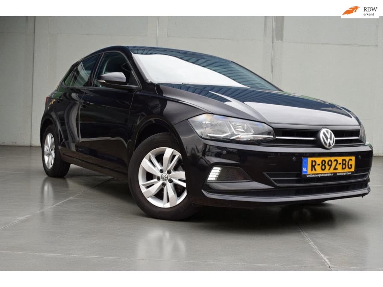 Volkswagen Polo - 1.0 TSI Beats, Apple Car play, Airco, Navigatie, Parkeerhulp voor en achter, Lichtmetalen