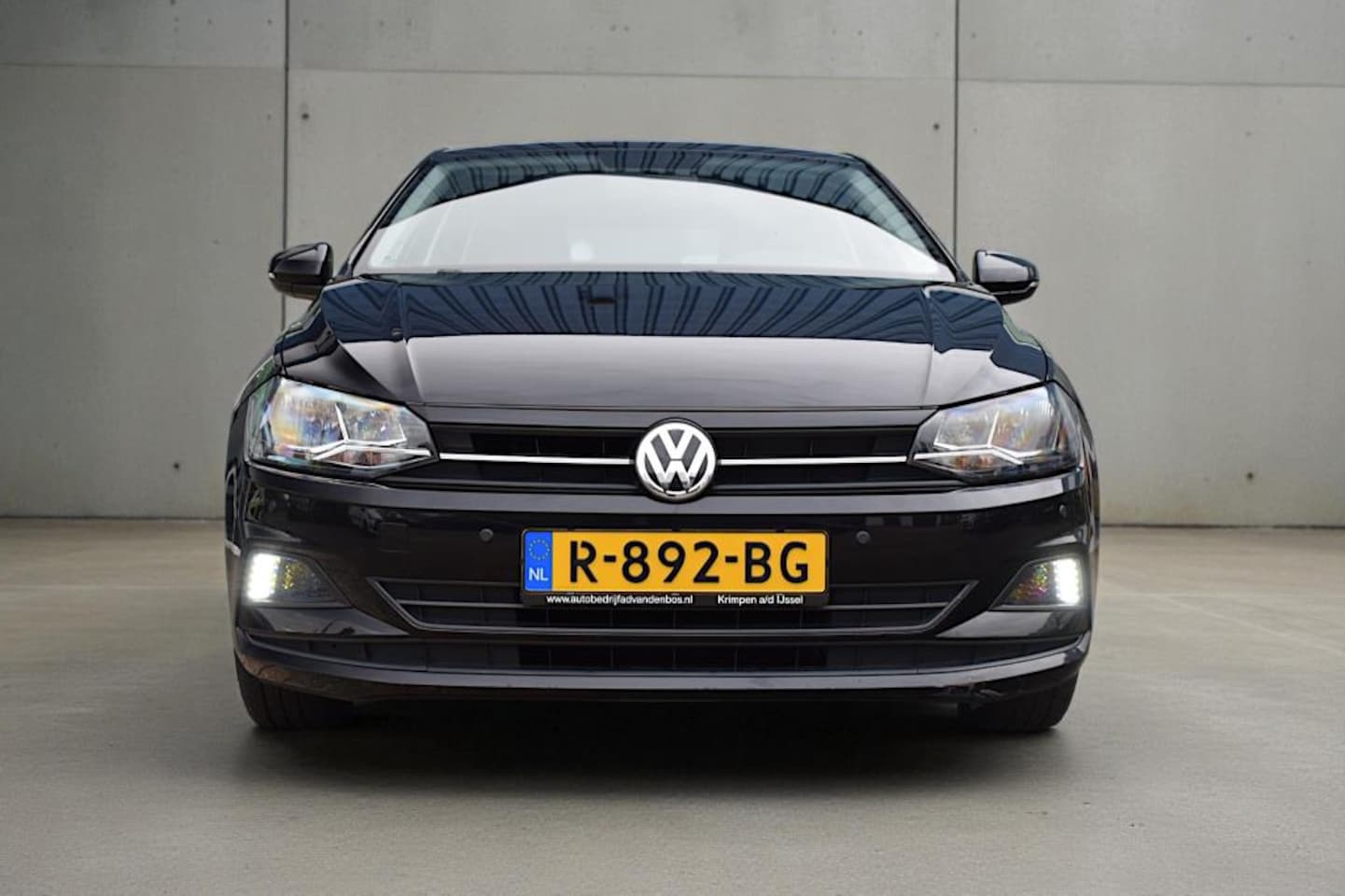 Volkswagen Polo - 1.0 TSI Beats 1.0 TSI Beats, Apple Car play, Airco, Navigatie, Parkeerhulp voor en achter, Lichtmetalen