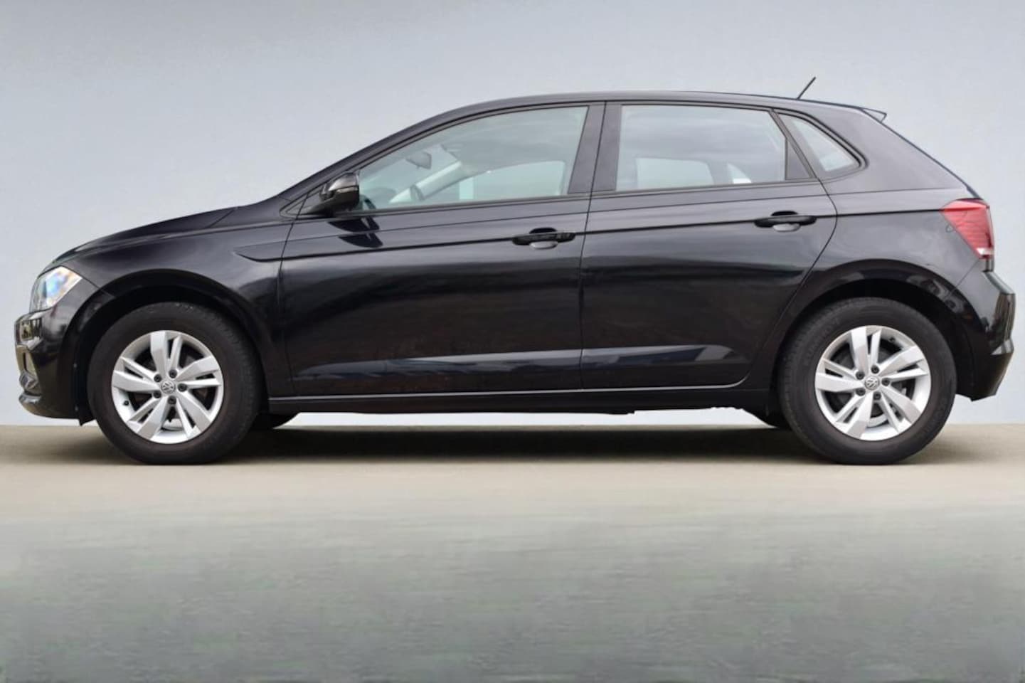 Volkswagen Polo - 1.0 TSI Beats 1.0 TSI Beats, Apple Car play, Airco, Navigatie, Parkeerhulp voor en achter, Lichtmetalen