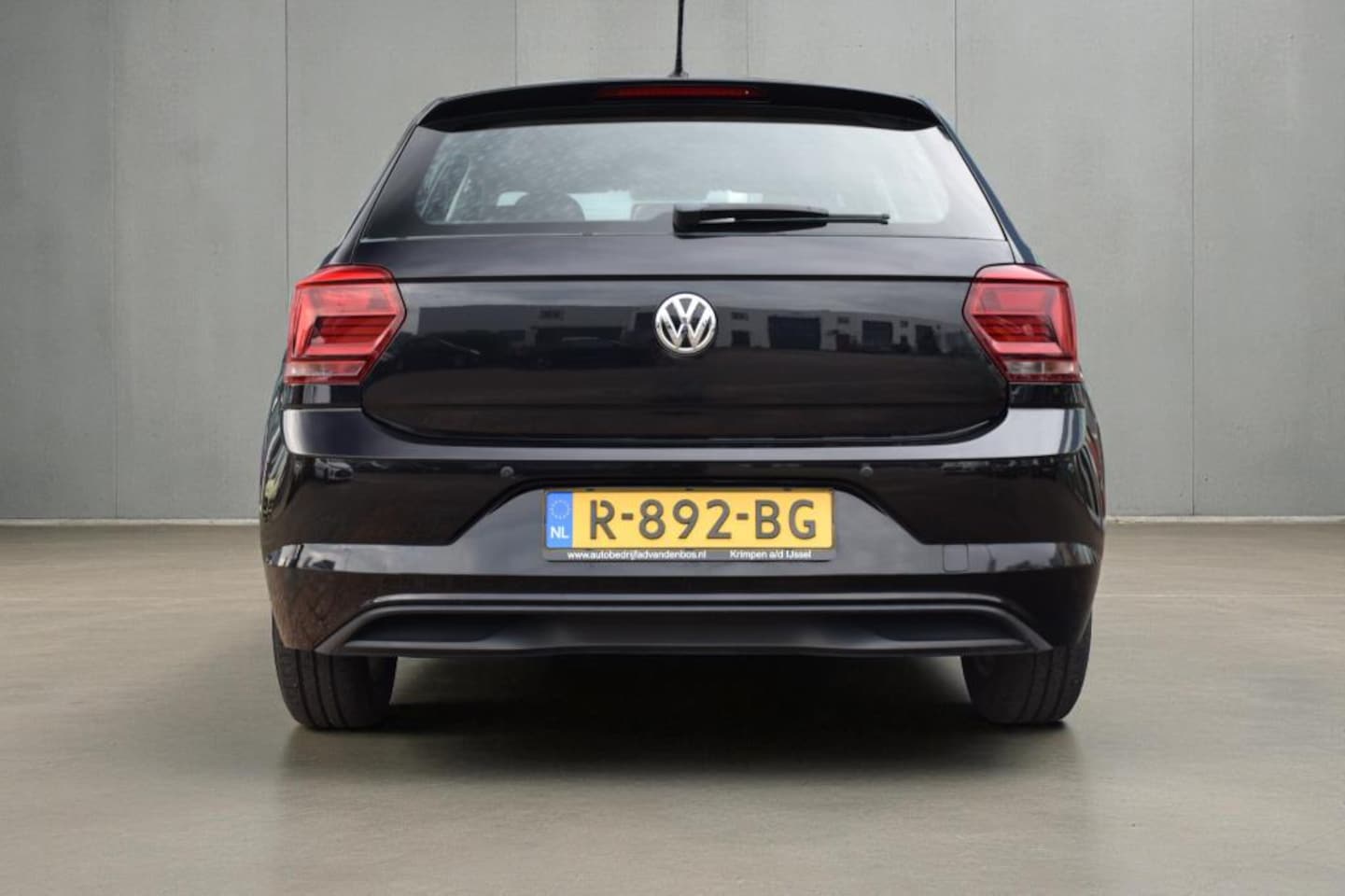 Volkswagen Polo - 1.0 TSI Beats 1.0 TSI Beats, Apple Car play, Airco, Navigatie, Parkeerhulp voor en achter, Lichtmetalen
