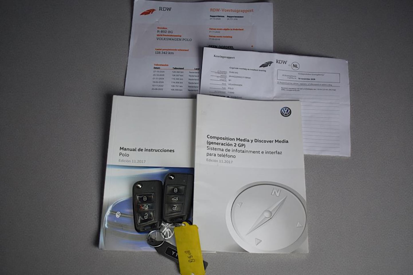 Volkswagen Polo - 1.0 TSI Beats 1.0 TSI Beats, Apple Car play, Airco, Navigatie, Parkeerhulp voor en achter, Lichtmetalen