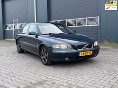 Volvo S60 - 2.4 | Nieuwe APK + Automaat + Cruise Nu € 1.950,