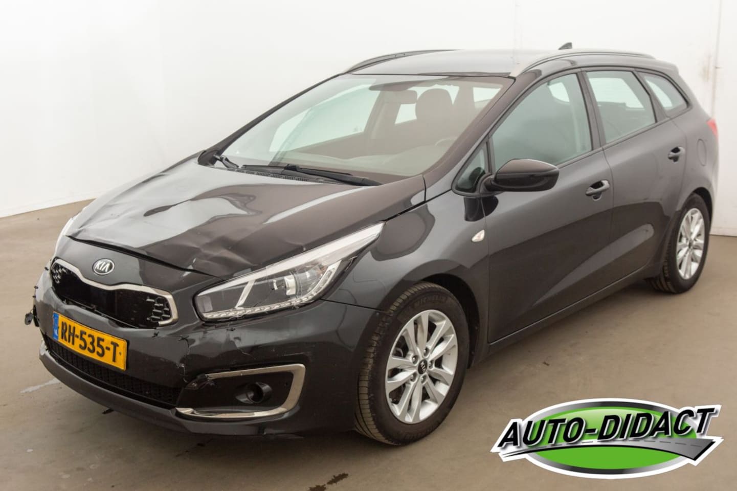 Kia Cee'd - Cee d 1.6 GDI 117.593 Clima Navi Camera ComfortPlusLine Navigator - AutoWereld.nl