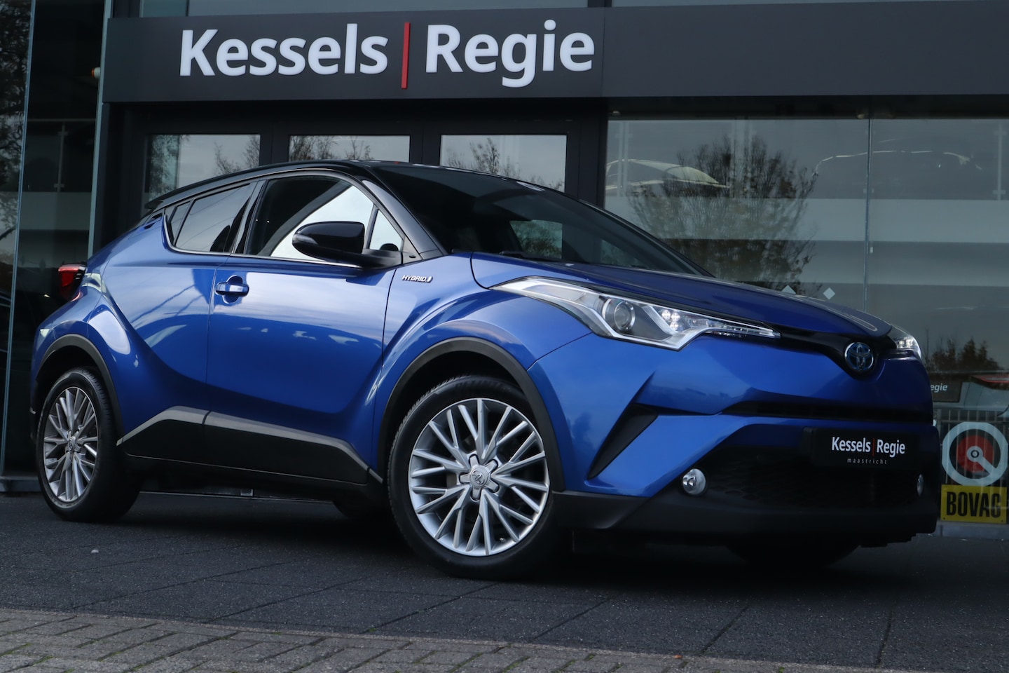 Toyota C-HR - 1.8 Hybrid Bi-Tone Keyless ACC Camera Stoelverwarming DAB - AutoWereld.nl